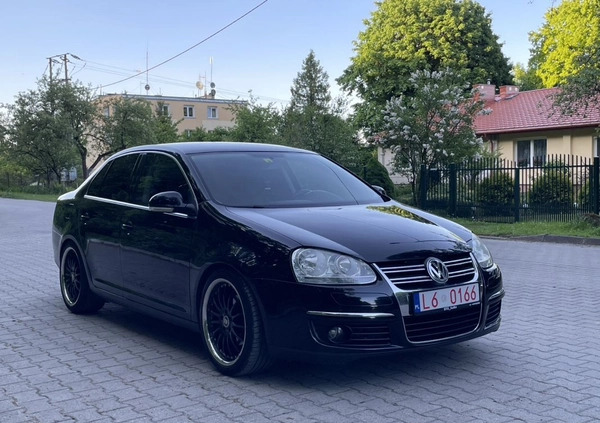 Volkswagen Jetta cena 14500 przebieg: 233000, rok produkcji 2006 z Chełm małe 497